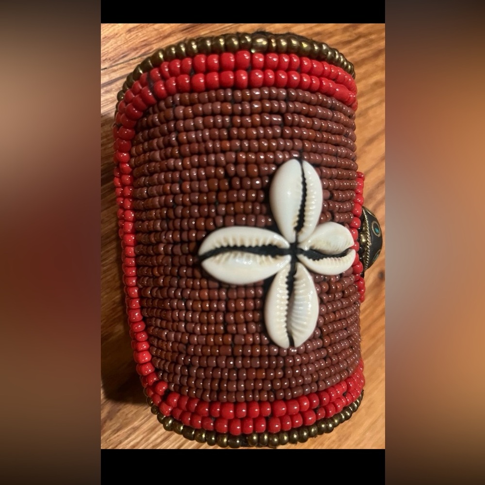 Wide tribal Beaded cuff Bracelet with Shell Accents and intracate beading - Picture 5 of 12